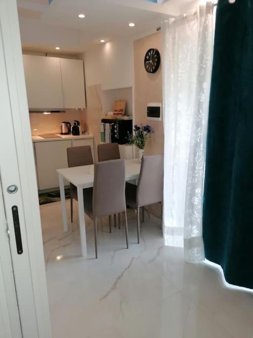 Fiumicino Aeroporto Casa Vacanze Iris Ngoại thất bức ảnh